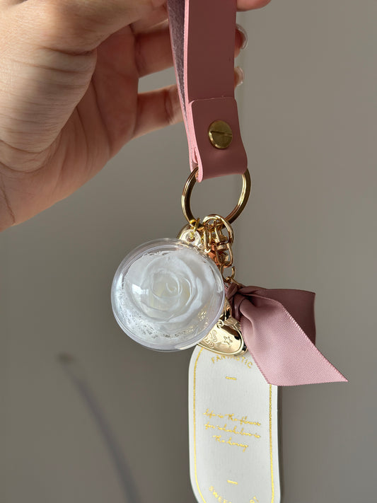 Keychain with mini eternal rose white, MIROSE ETERNAL ROSE