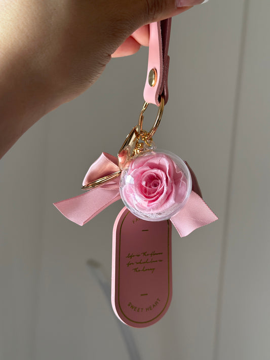 Keychain pink with mini eternal rose pink , MIROSE ETERNAL ROSE